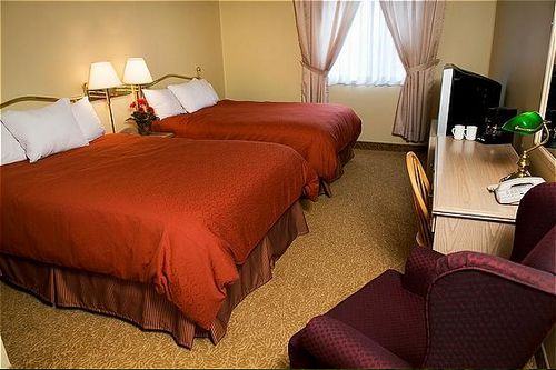 Travelodge Suites Moncton 003